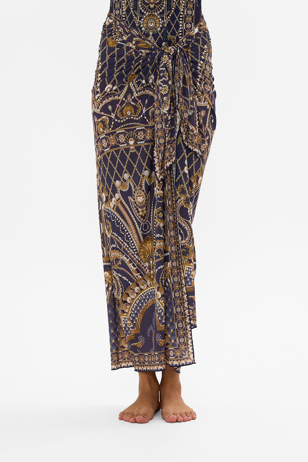 CAMILLA gold/black long sarong in Dance with the Duke