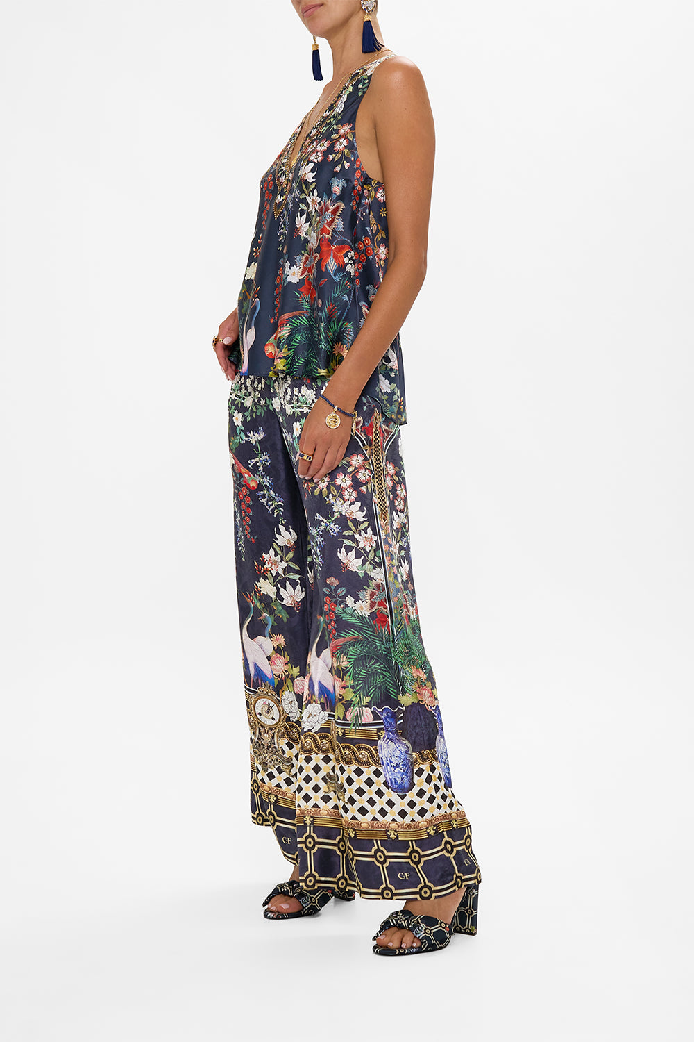 V NECK TOP WITH KNOT BACK PALACIO POETRY