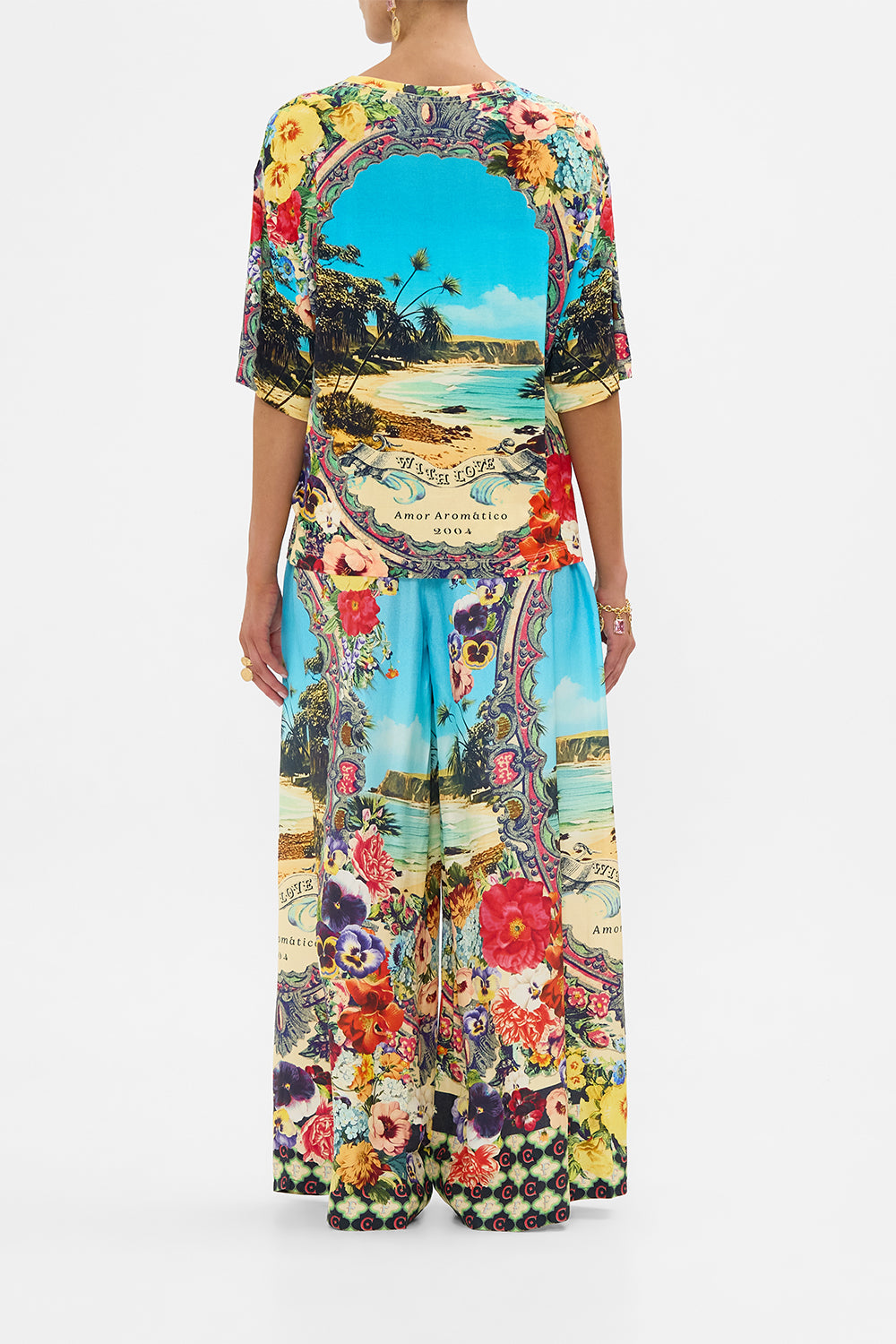 The CAMILLA Relaxed Body And Sleeve Tee in our Bathing Bombshell print.