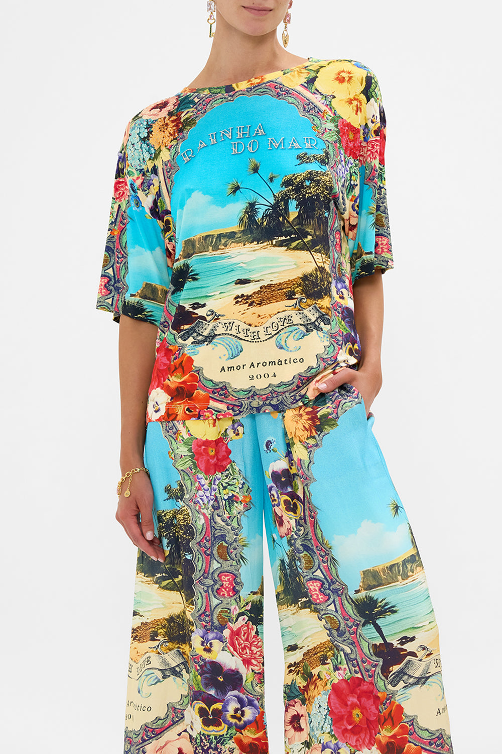 The CAMILLA Relaxed Body And Sleeve Tee in our Bathing Bombshell print.