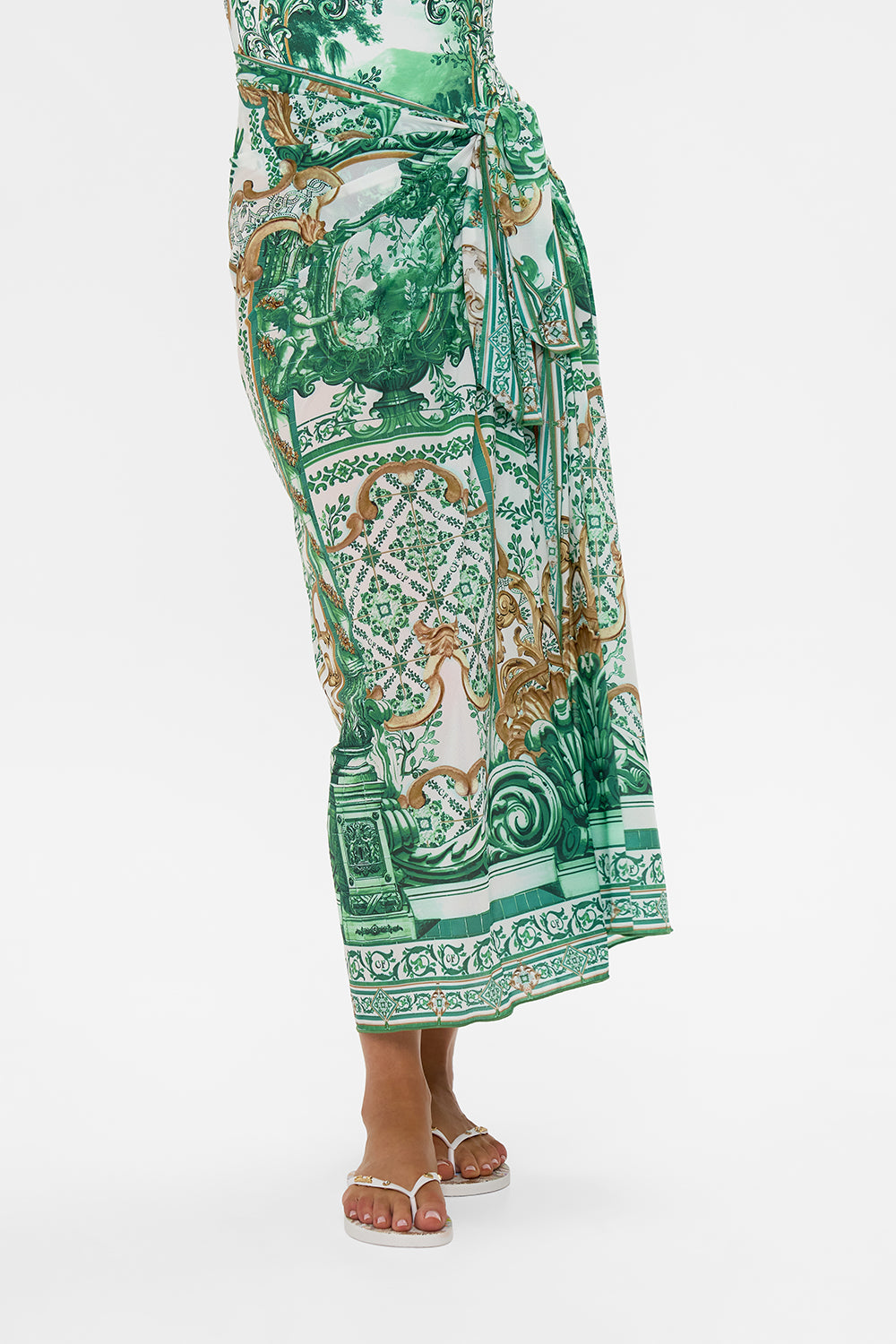 LONG SARONG CORRIDOR OF CALM