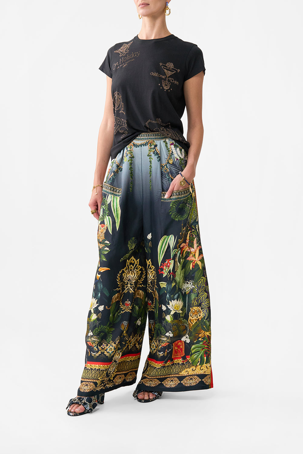 WIDE LEG TROUSER WITH FRONT POCKETS READY FOR MY WELCOME DRINK