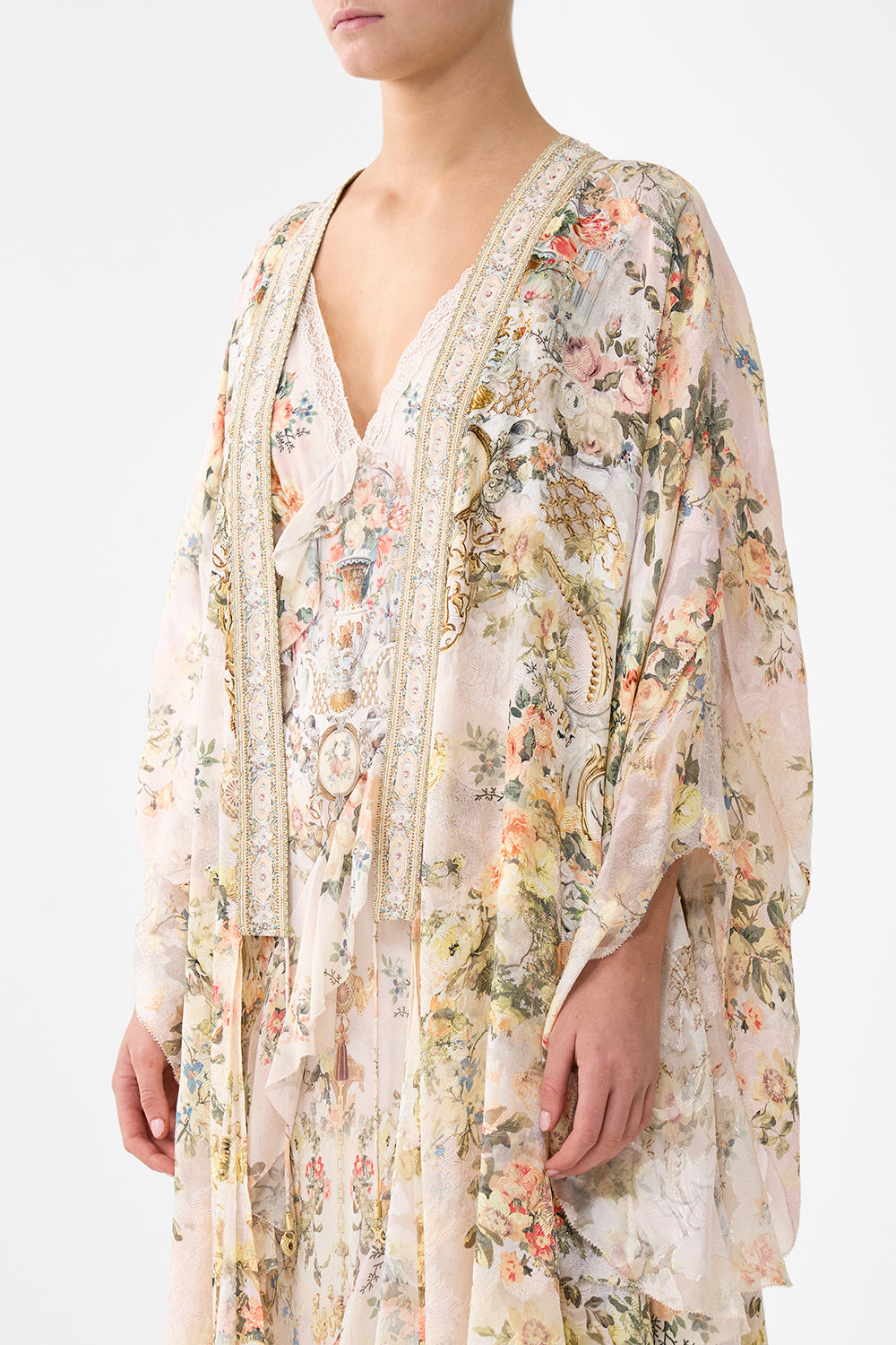 SCALLOPED EDGE LAYER TWILIGHT IN ISTANBUL