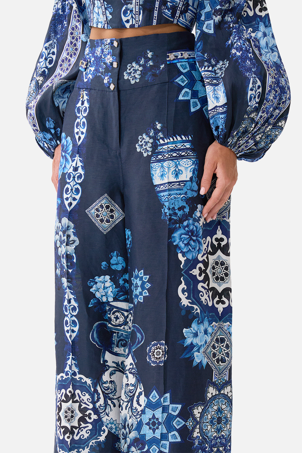 TAILORED PANT WITH WAIST BUTTON DETAIL A TILED WONDERLAND