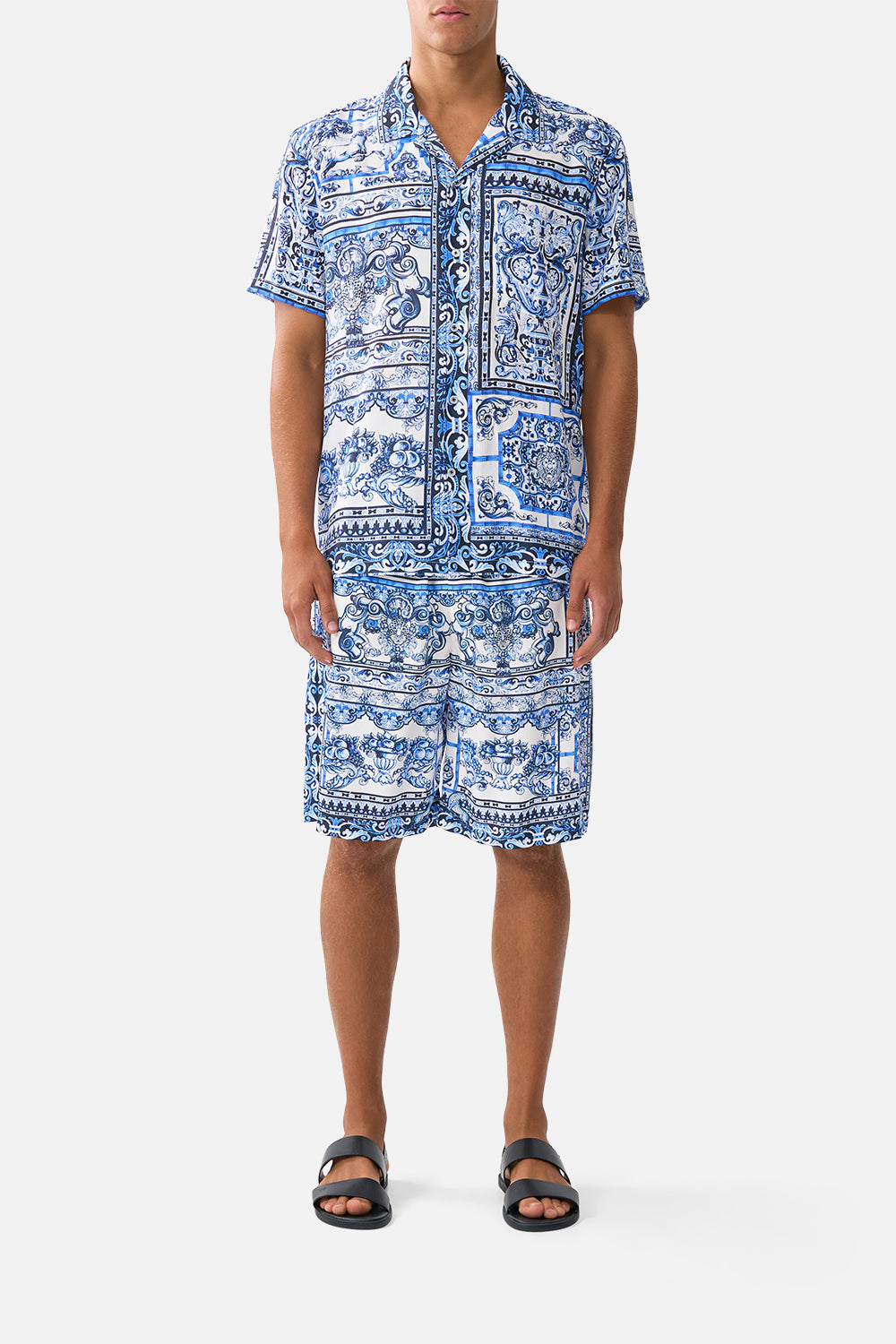 SHORT SLEEVE CAMP COLLARED SHIRT A TILED WONDERLAND