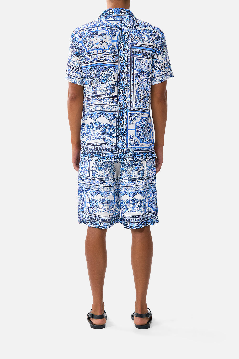 SHORT SLEEVE CAMP COLLARED SHIRT A TILED WONDERLAND