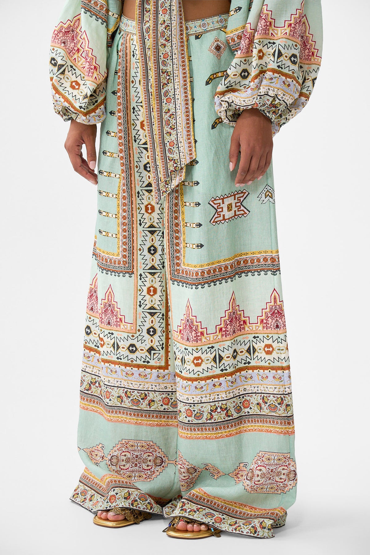 TUCK FRONT PANT LEGEND HAS IT