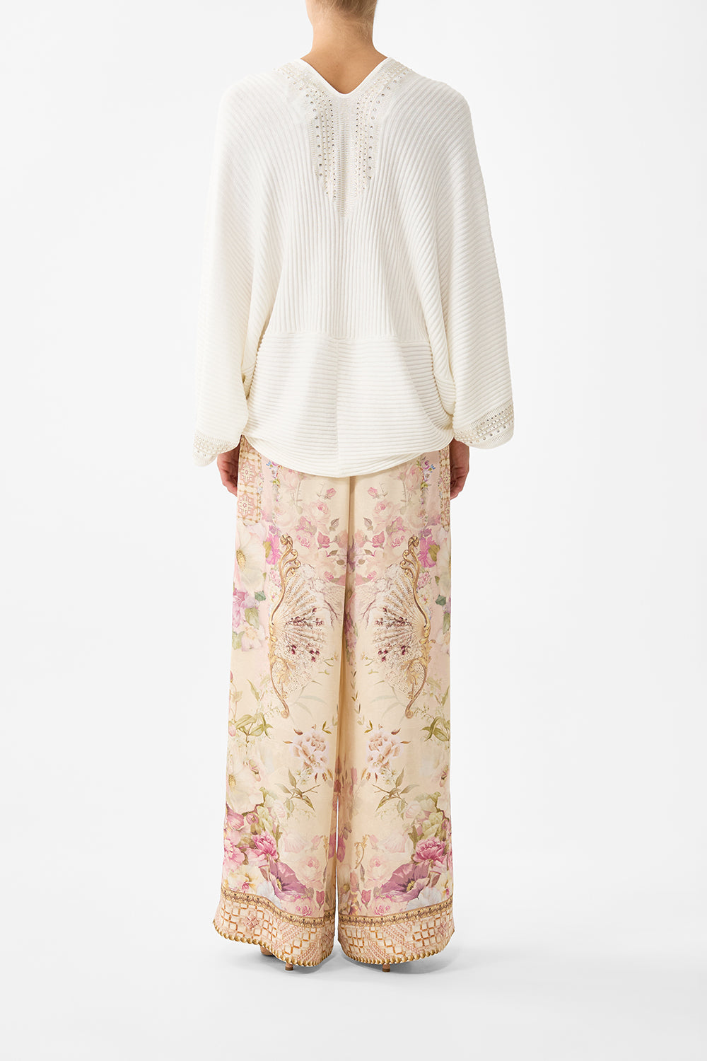 RELAXED V NECK KNIT TOP THE HUM OF THE ALHAMBRA