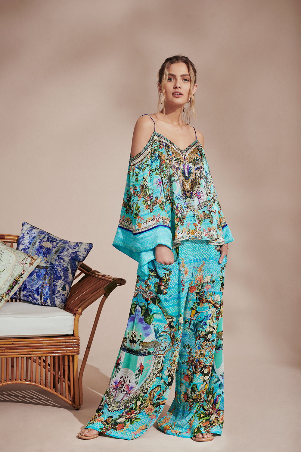 FLARE SLEEVE TOP GIRL FROM ST TROPEZ