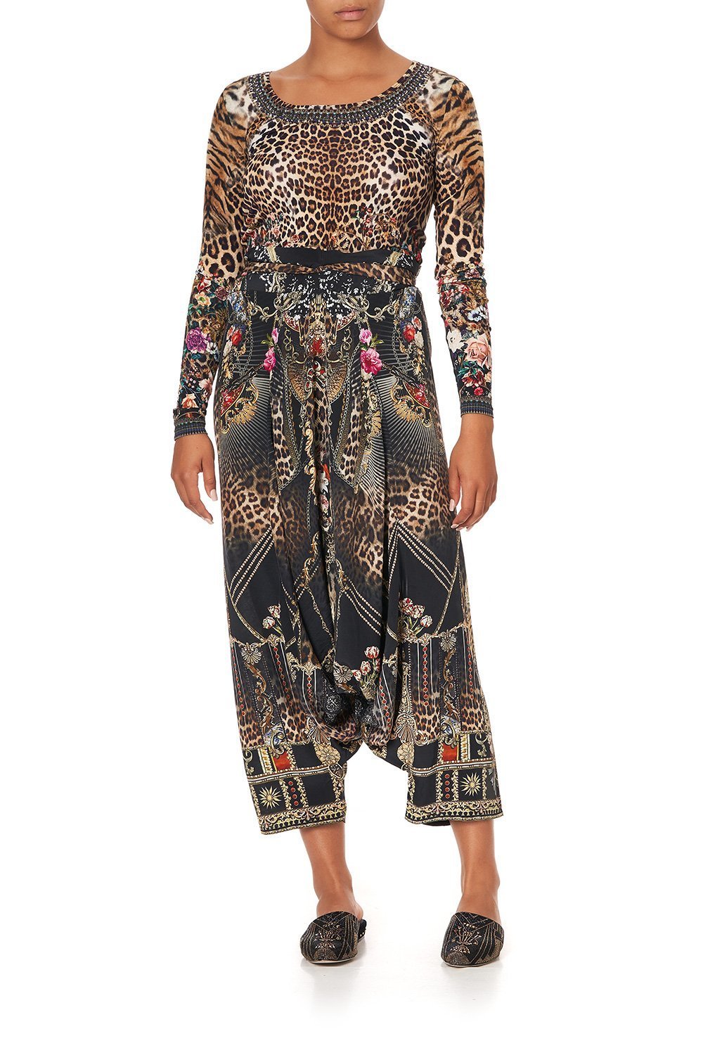 LONG SLEEVE FITTED TOP CALL OF THE CATHEDRAL