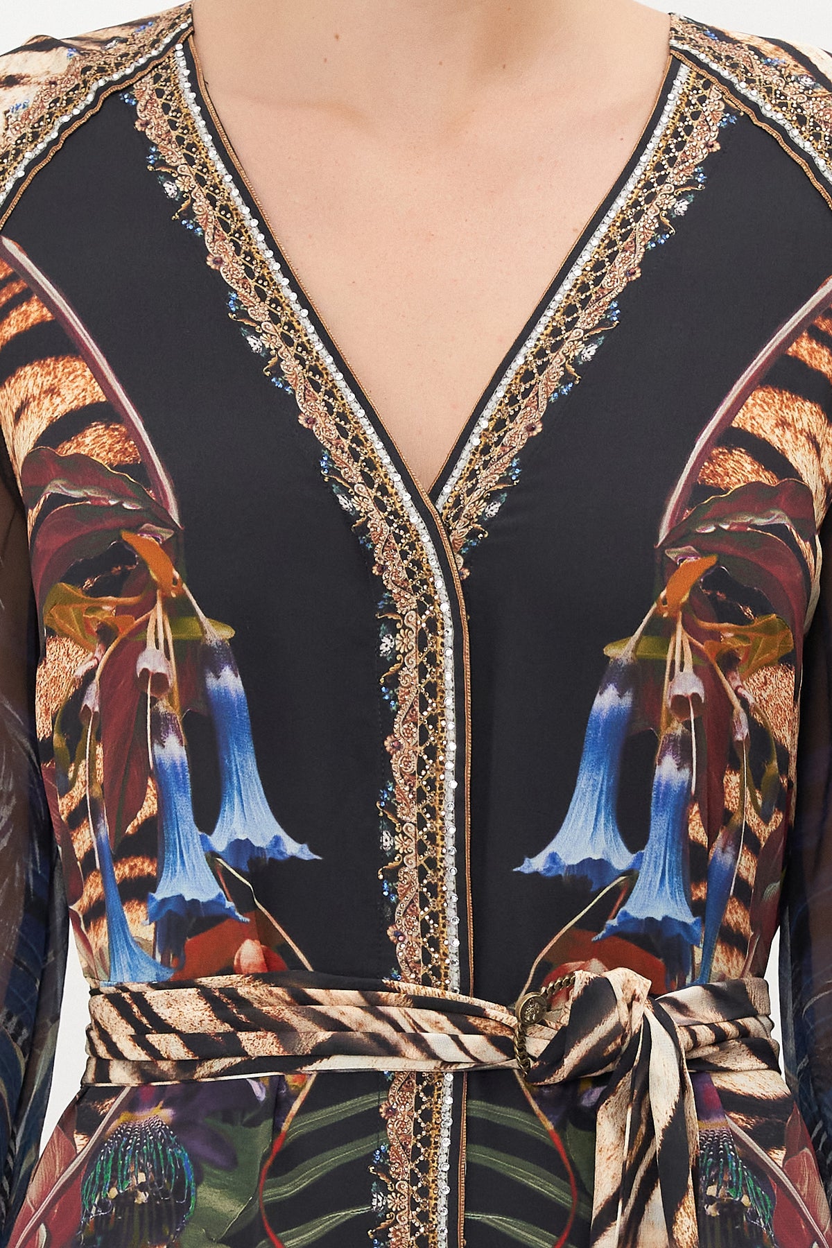 V NECK DRESS WITH BELT NATURAL INSTINCT