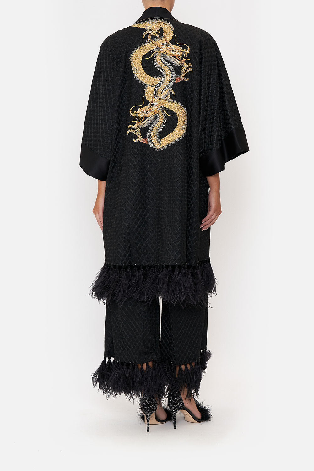 ROBE WITH NARROW COLLAR HOLLYWOOD HEIST