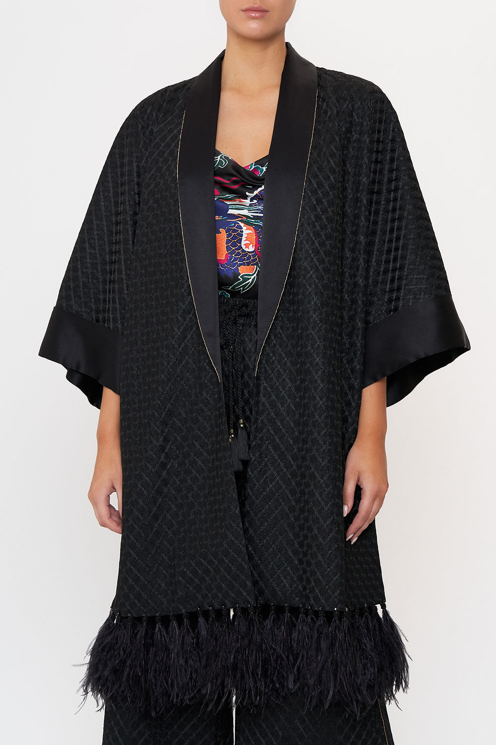 ROBE WITH NARROW COLLAR HOLLYWOOD HEIST