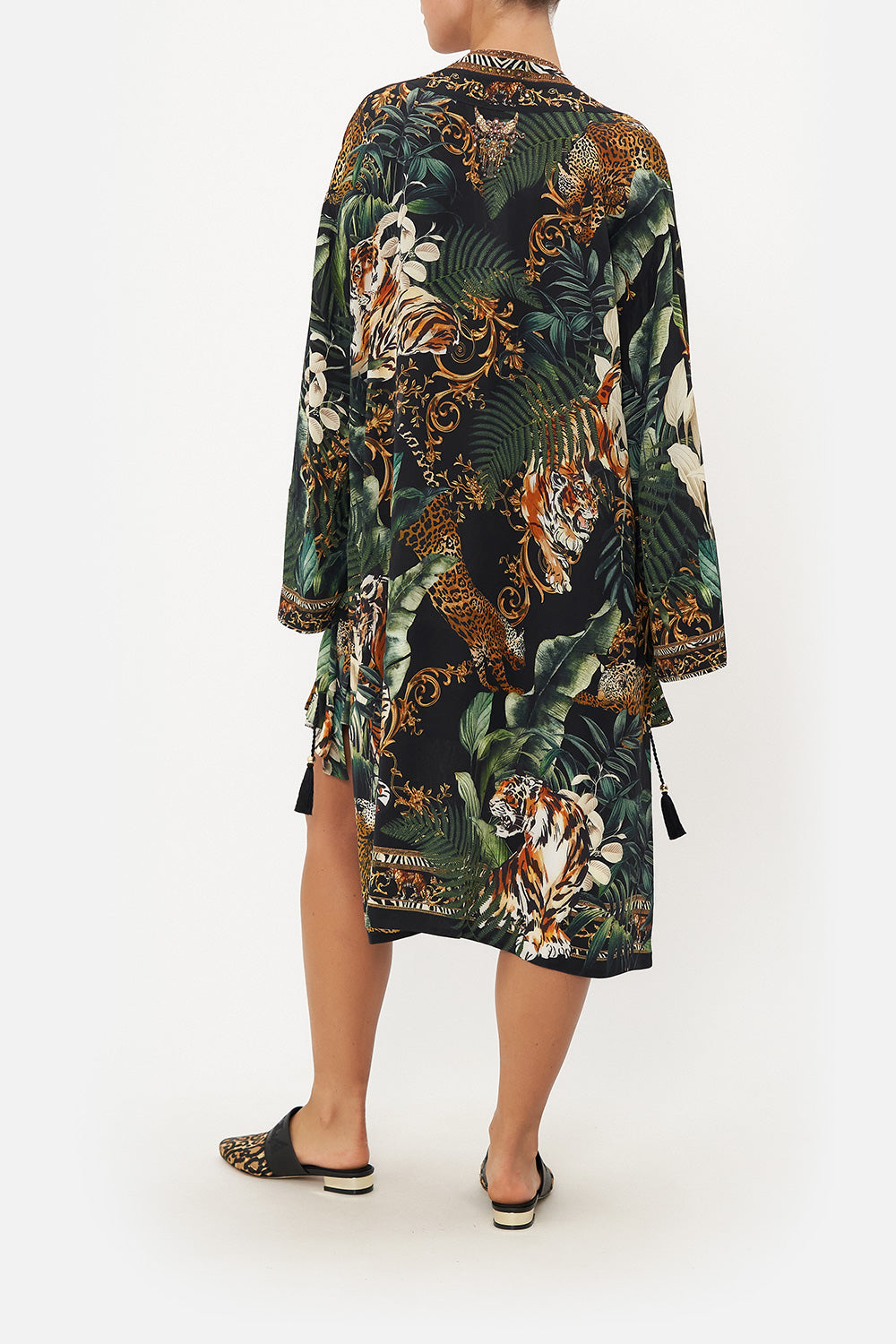 LAYERING WITH NECK BANDS EASY TIGER