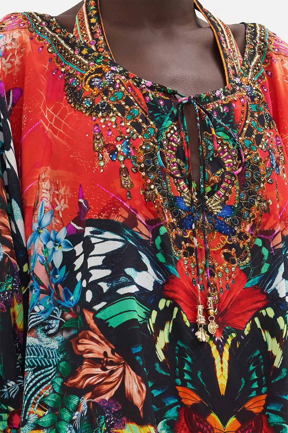 RAGLAN SLEEVE BLOUSE WITH CUFF IN A FLUTTER