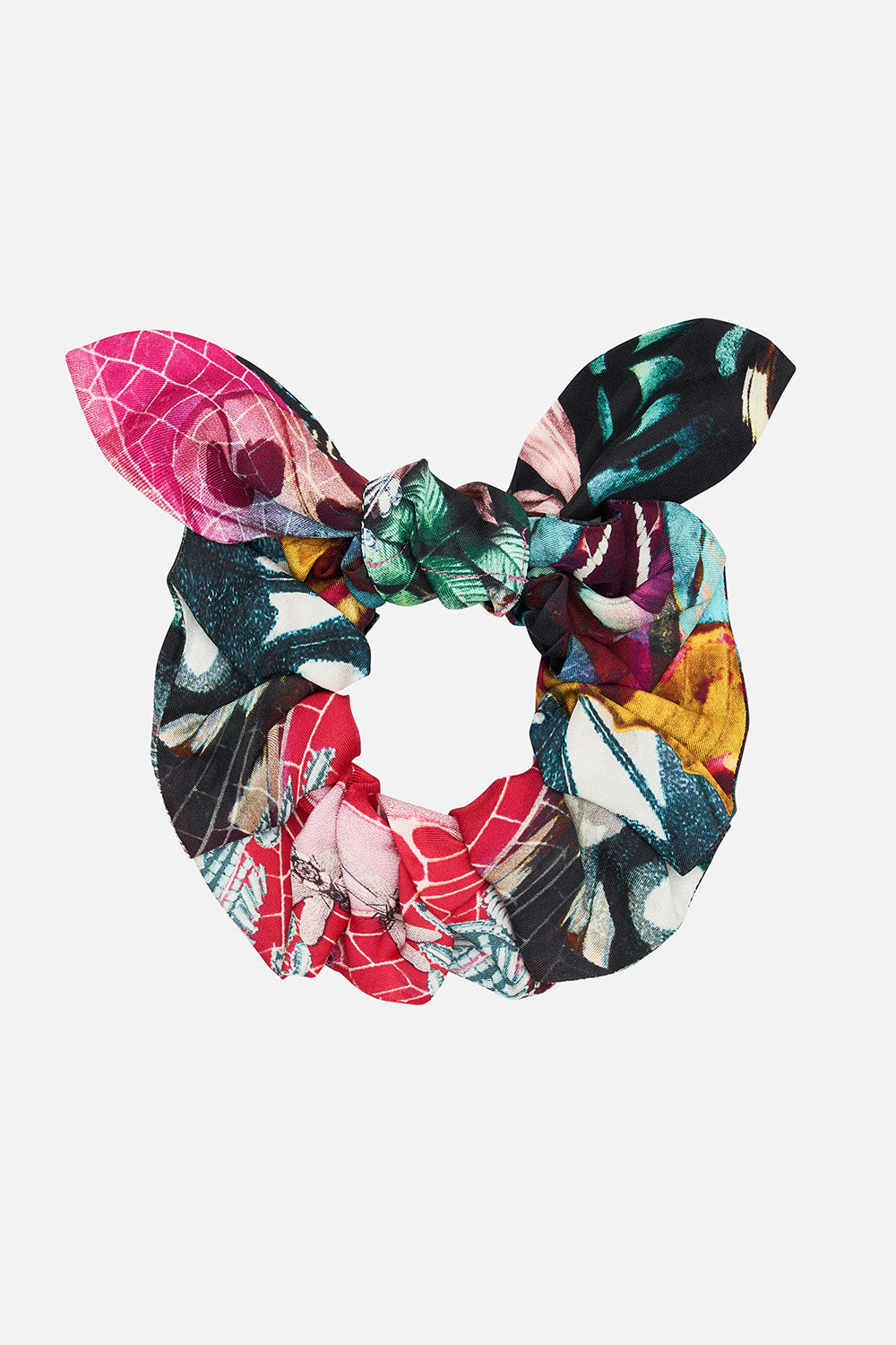 SCRUNCHIE IN A FLUTTER