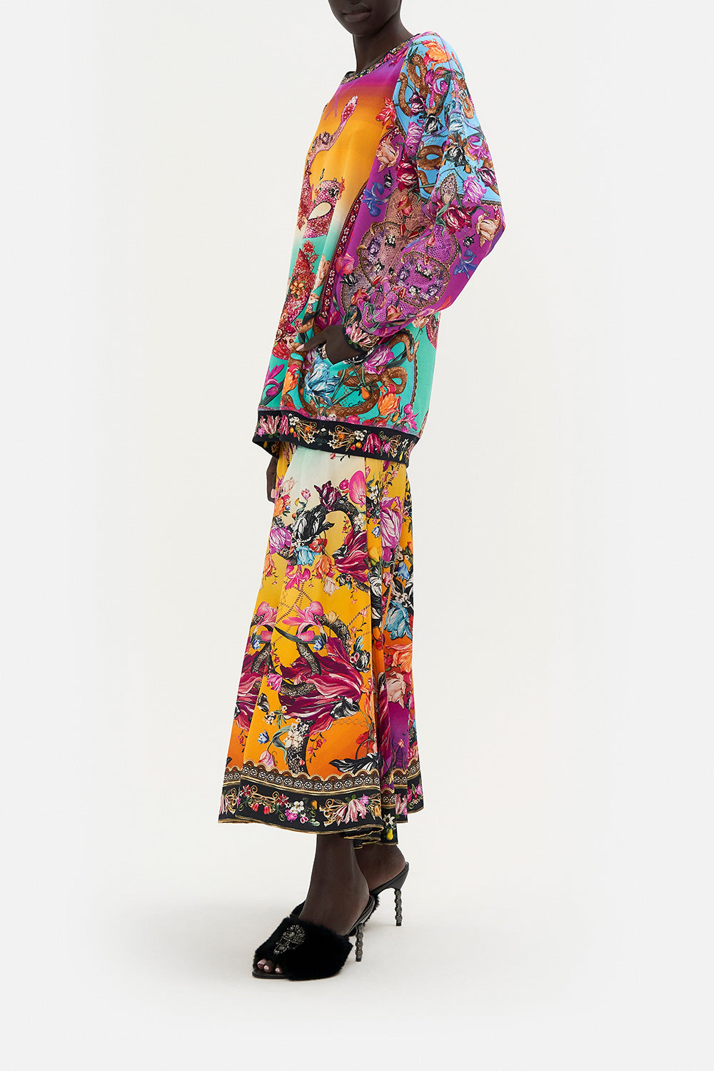 OVERSIZED SWEATER VIPER ROOM