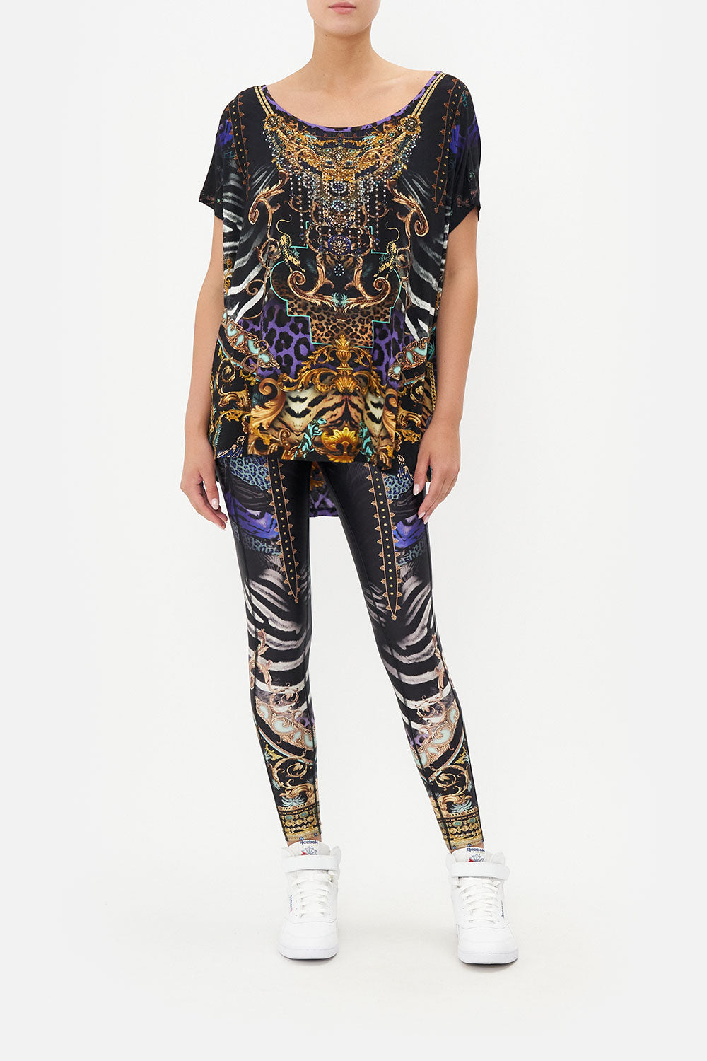 LOOSE FIT TEE SHES GOT GRACE