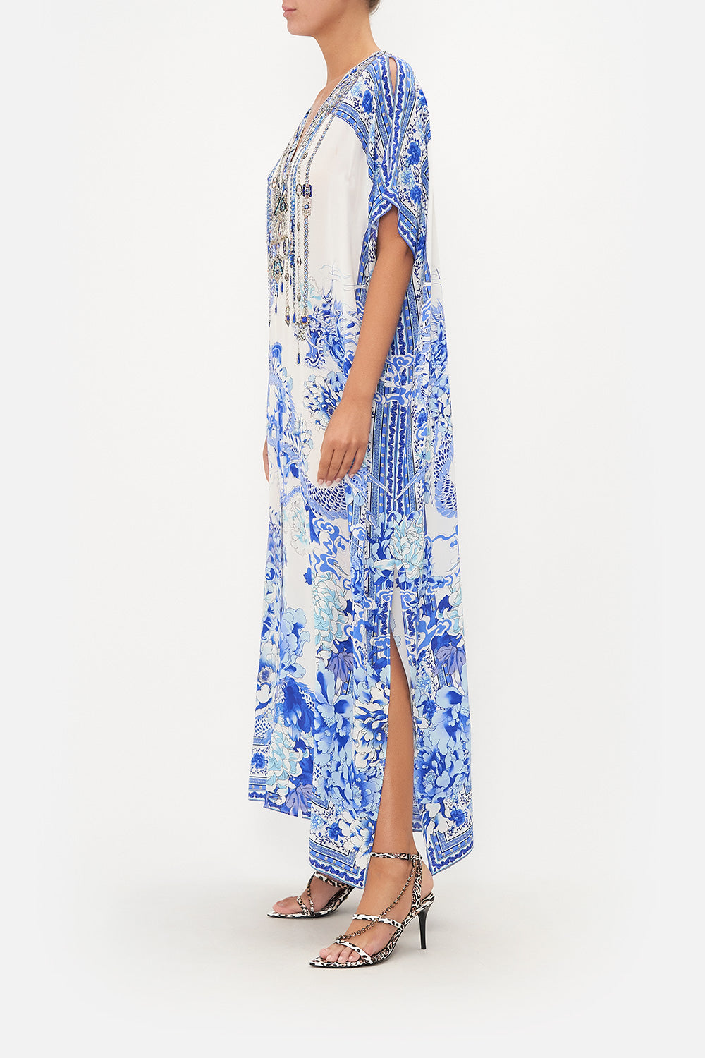 SLIM FIT KAFTAN WITH SPLIT HEART OF A DRAGON