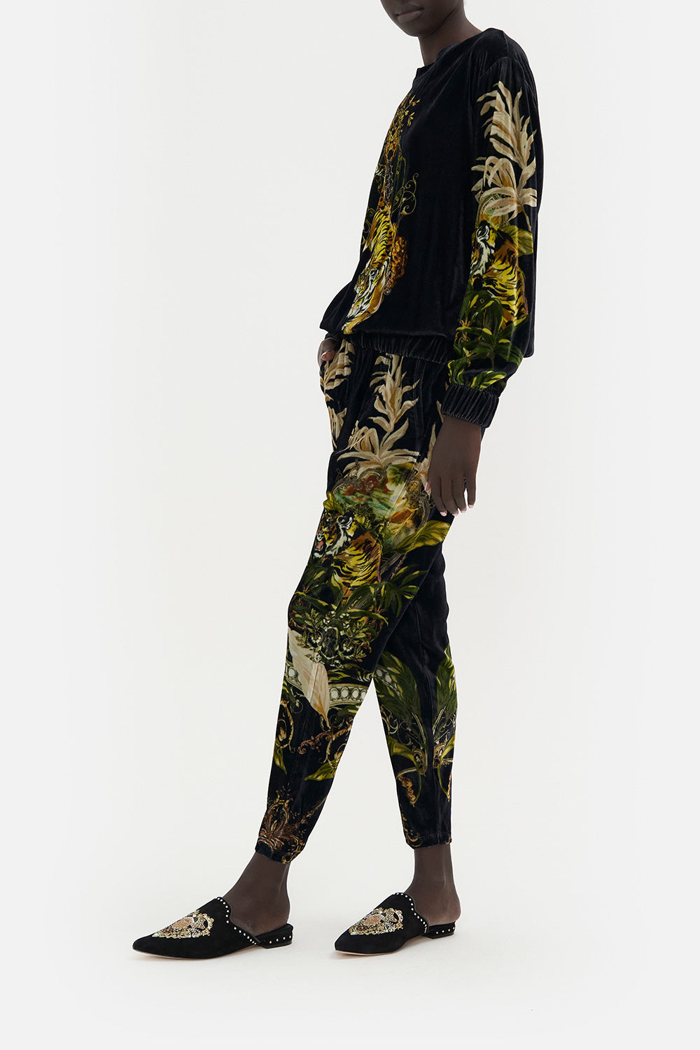 ROUND NECK SWEATER THE QUEENS KING