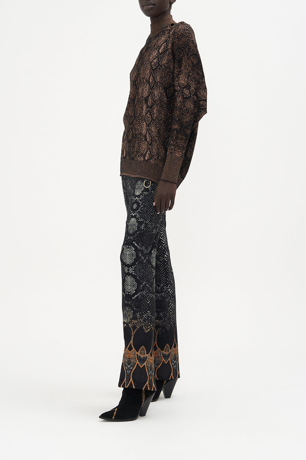 CUT OUT SHOULDER KNIT WILD HORSES