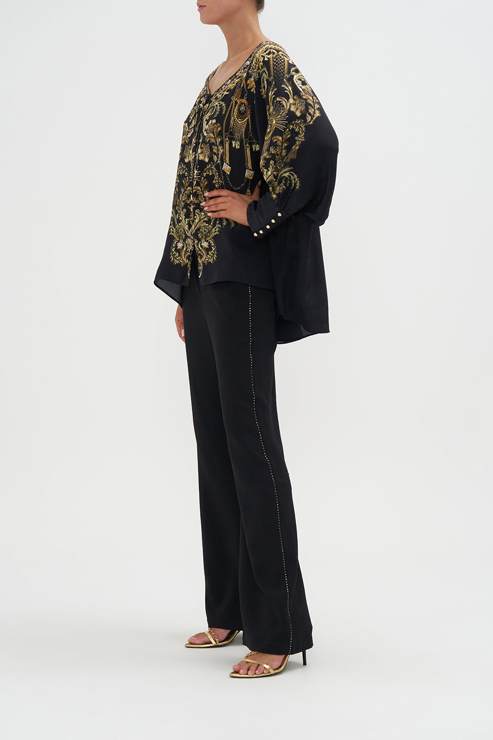 RAGLAN SLEEVE BUTTON UP TOP THE NIGHT IS NOIR