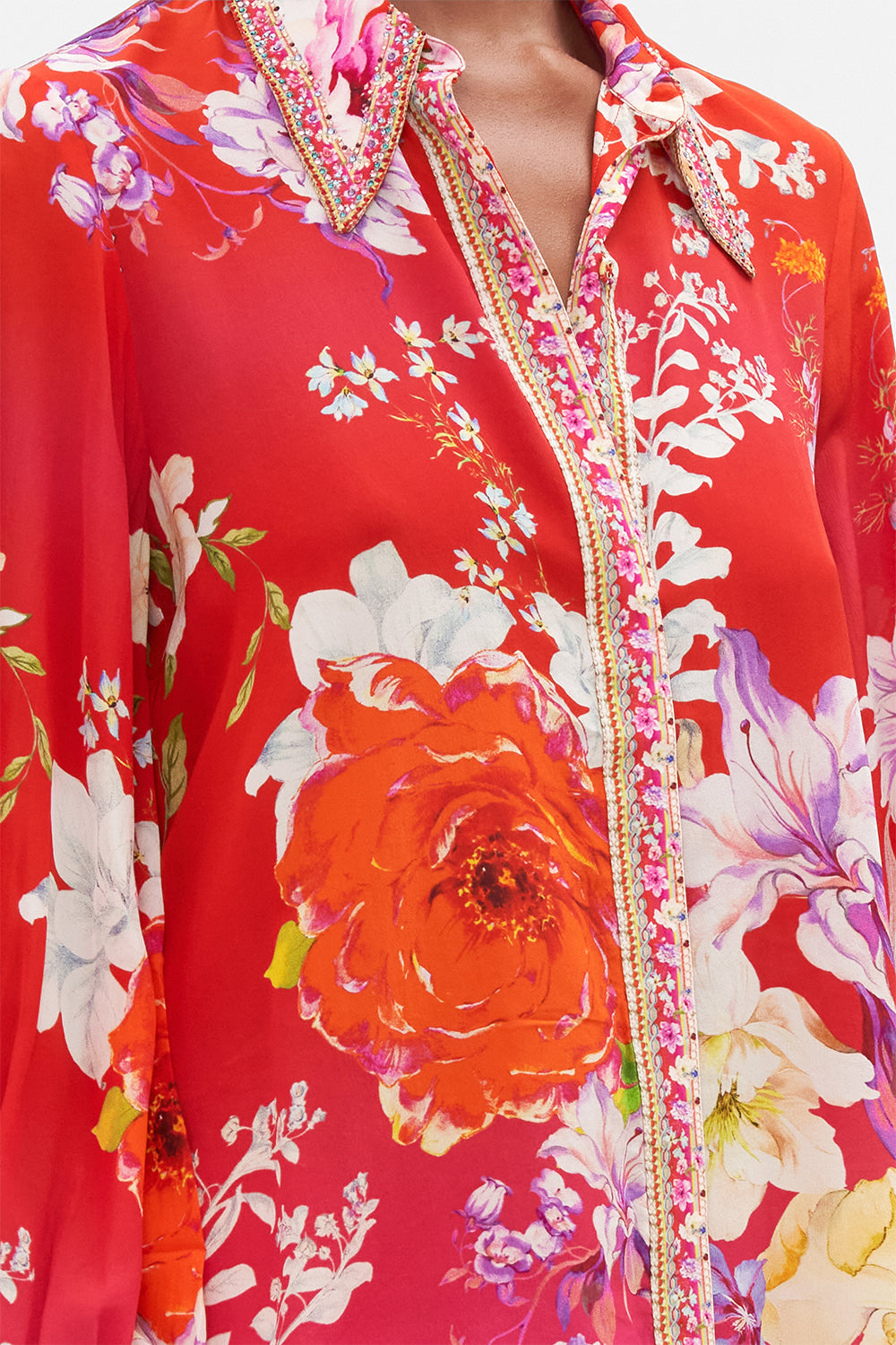 CURVED COLLAR BLOUSE KISS AND TELL