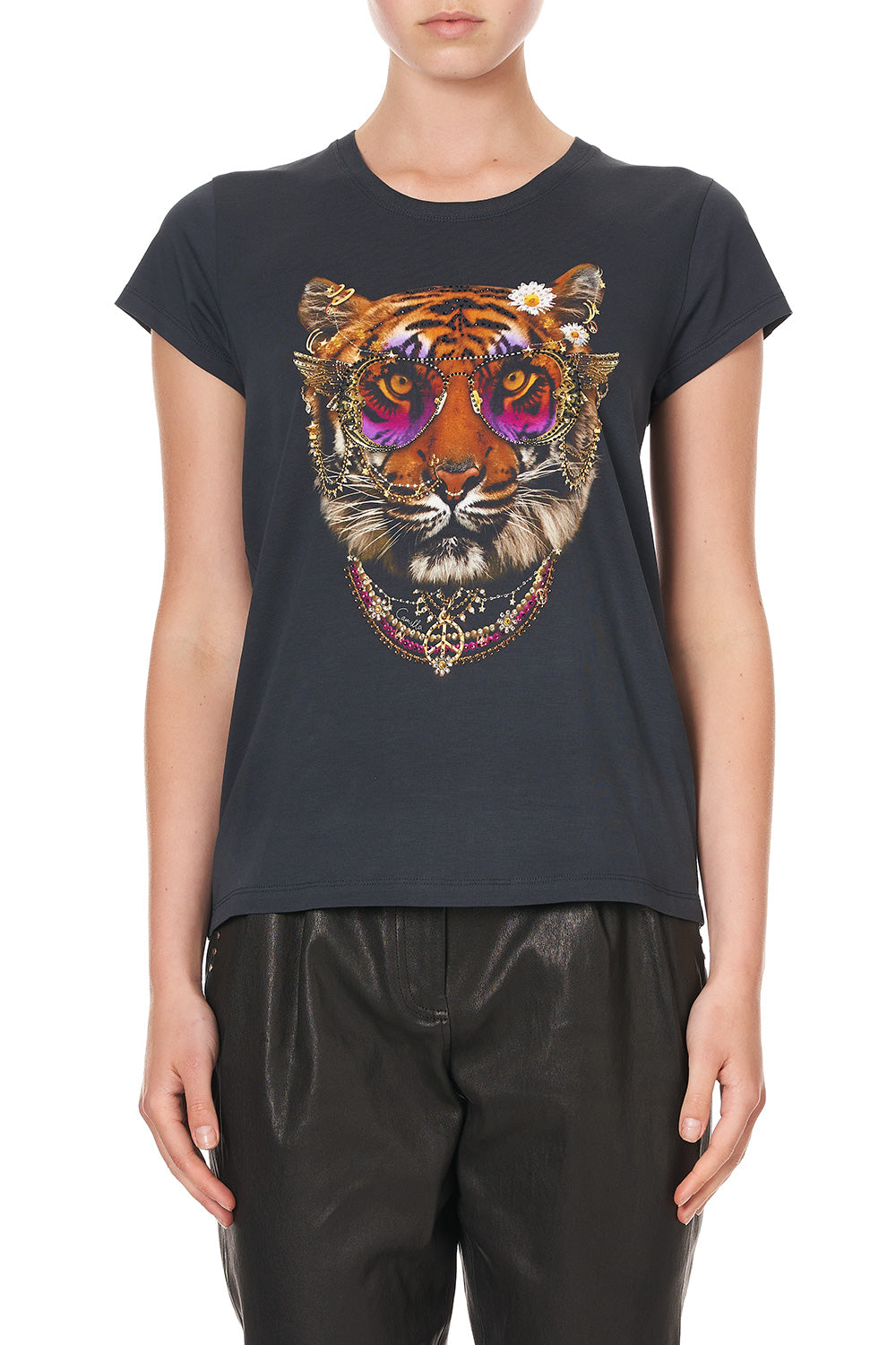 CURVED HEM FITTED TEE DRIFTING DREAMER