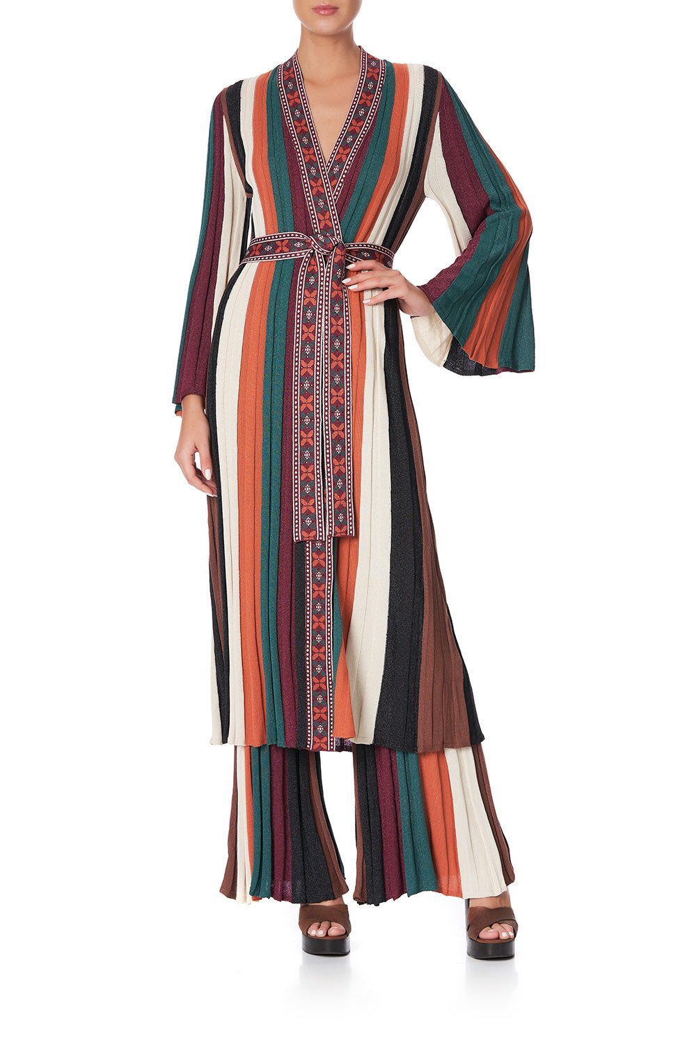 FLARED SLEEVE KNIT ROBE PAVED IN PAISLEY