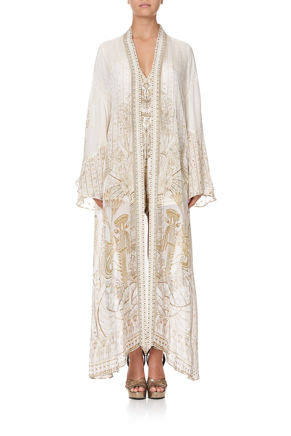 LAYERING ROBE WITH CONTRAST SLEEVE THE QUEENS CHAMBER