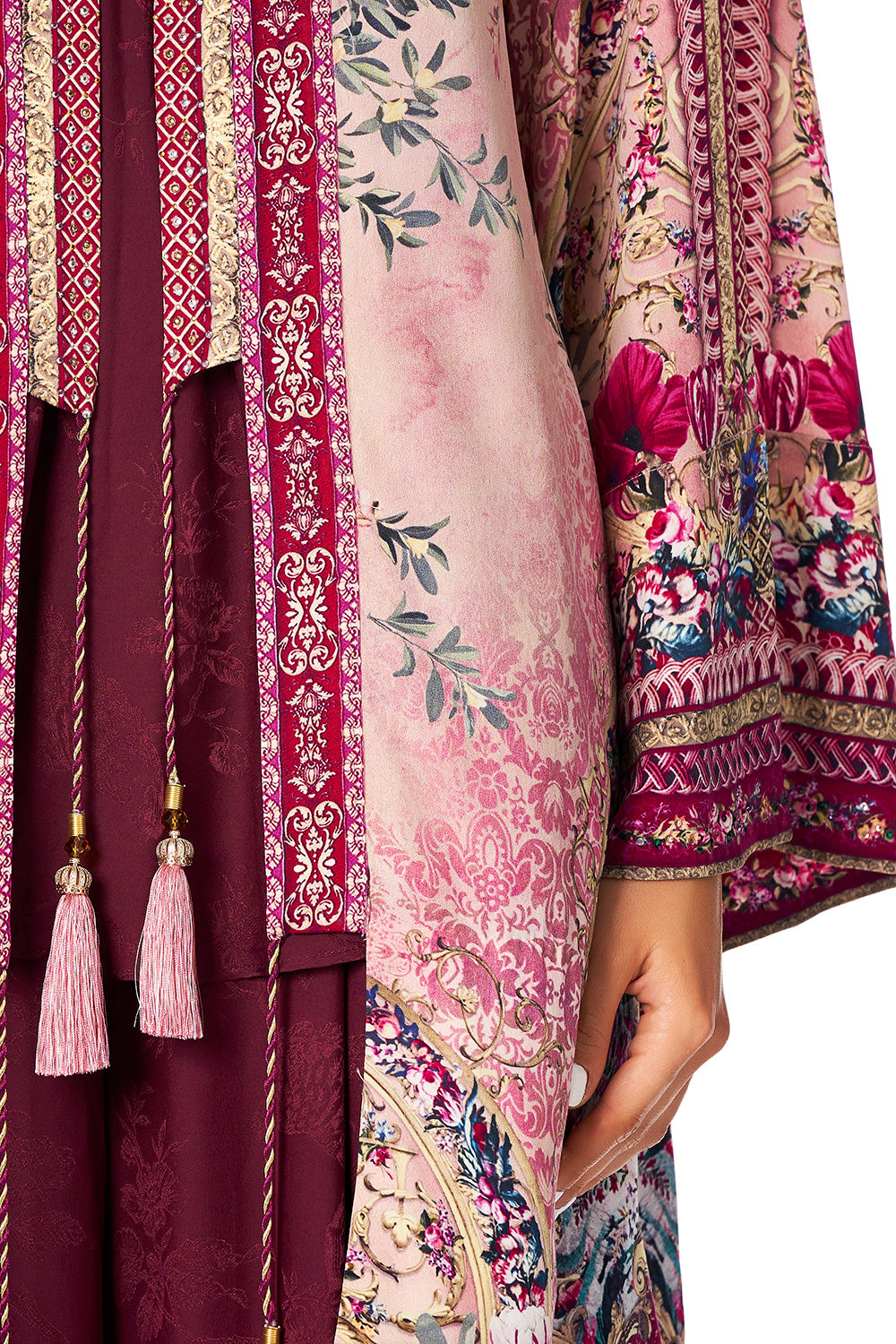 LAYERING WITH NECK BANDS LA BELLE