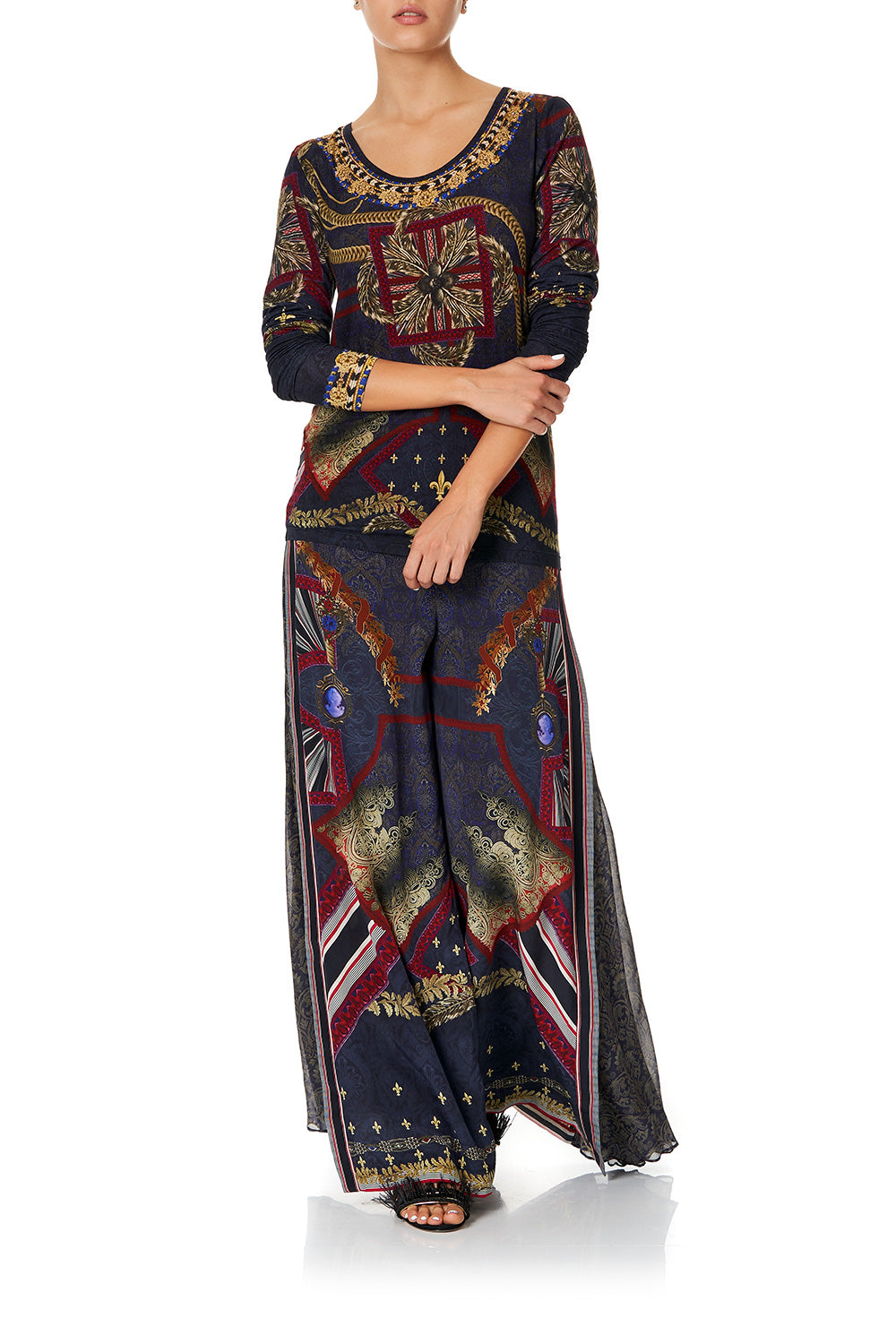 LONG SLEEVE FITTED TOP THIS CHARMING WOMAN