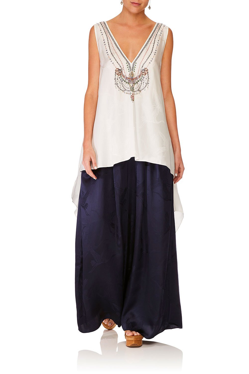 V-NECK TOP WITH SPLIT BACK SOLID WHITE