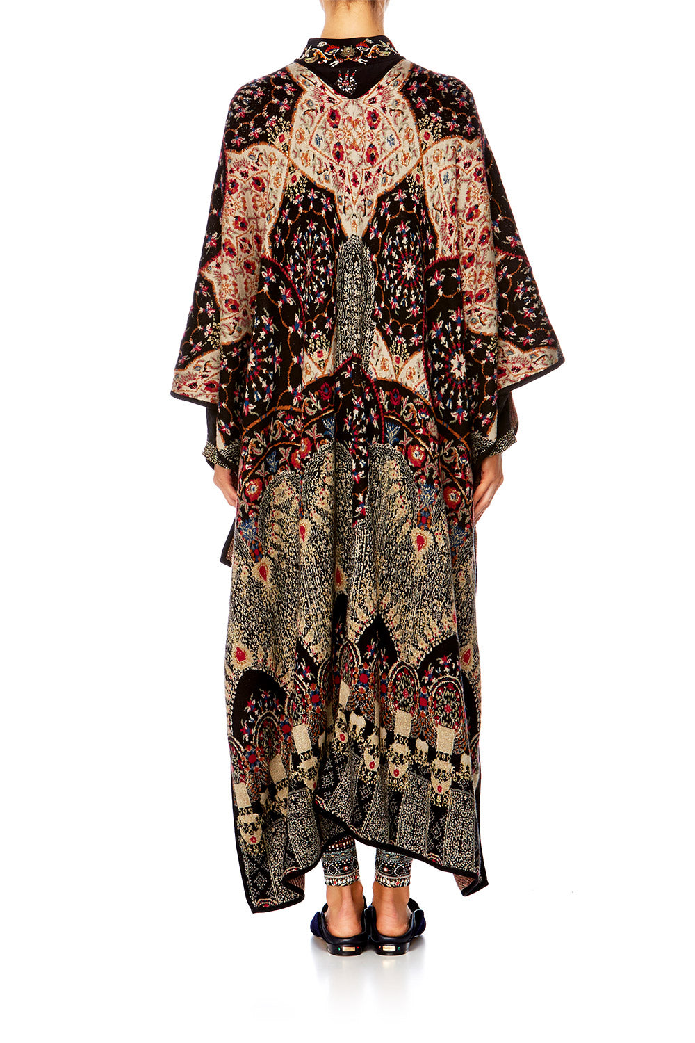 CHAMBER OF REFLECTIONS OVERSIZED THROWOVER