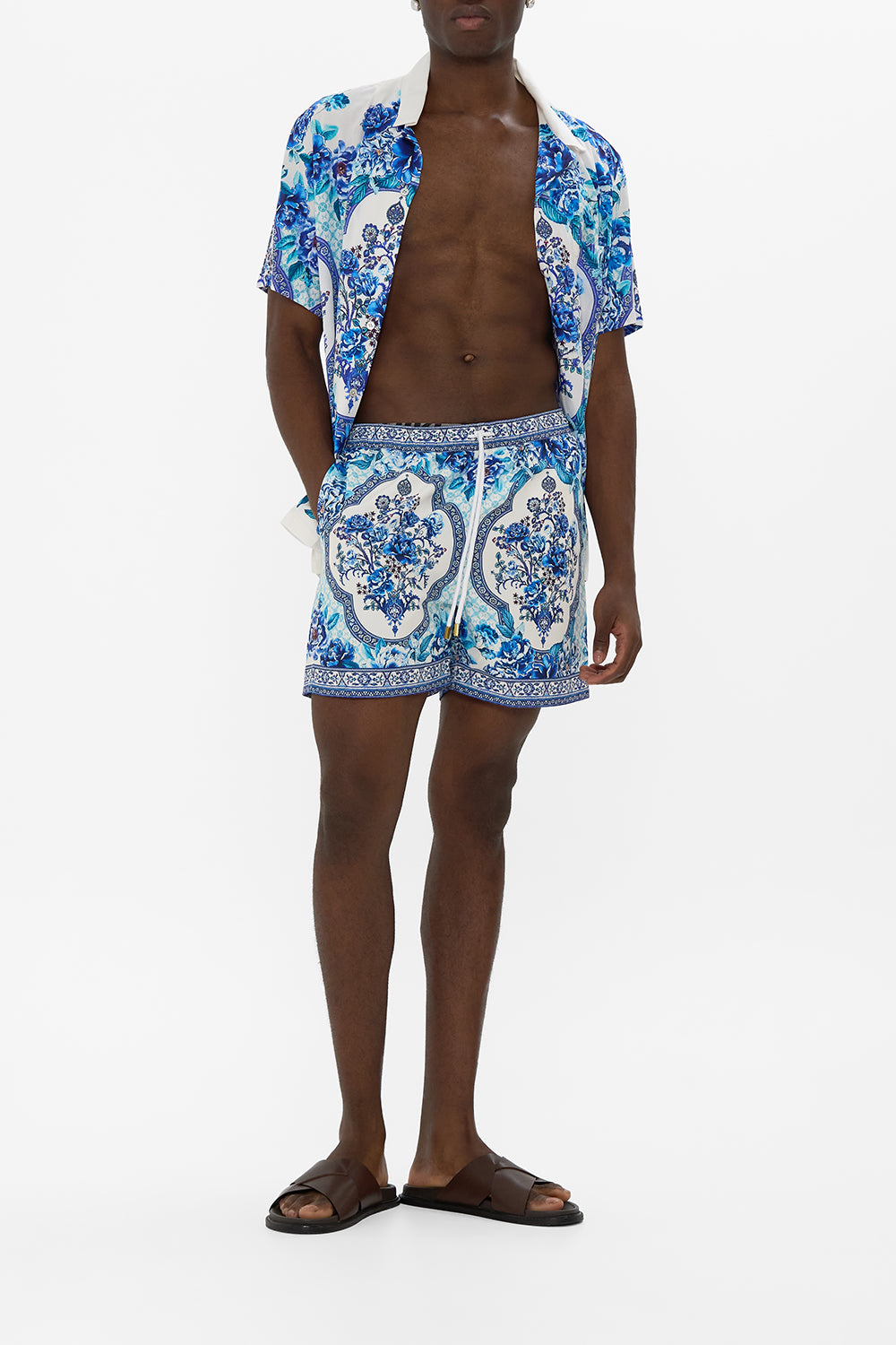 MID LENGTH BOARDSHORT WITH ELASTIC WAIST A CERAMIC GARDEN