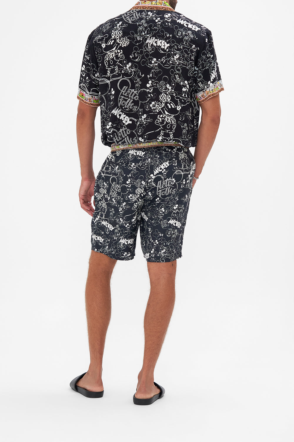 RELAXED BAGGY WALK SHORT MICKEYS KINGDOM