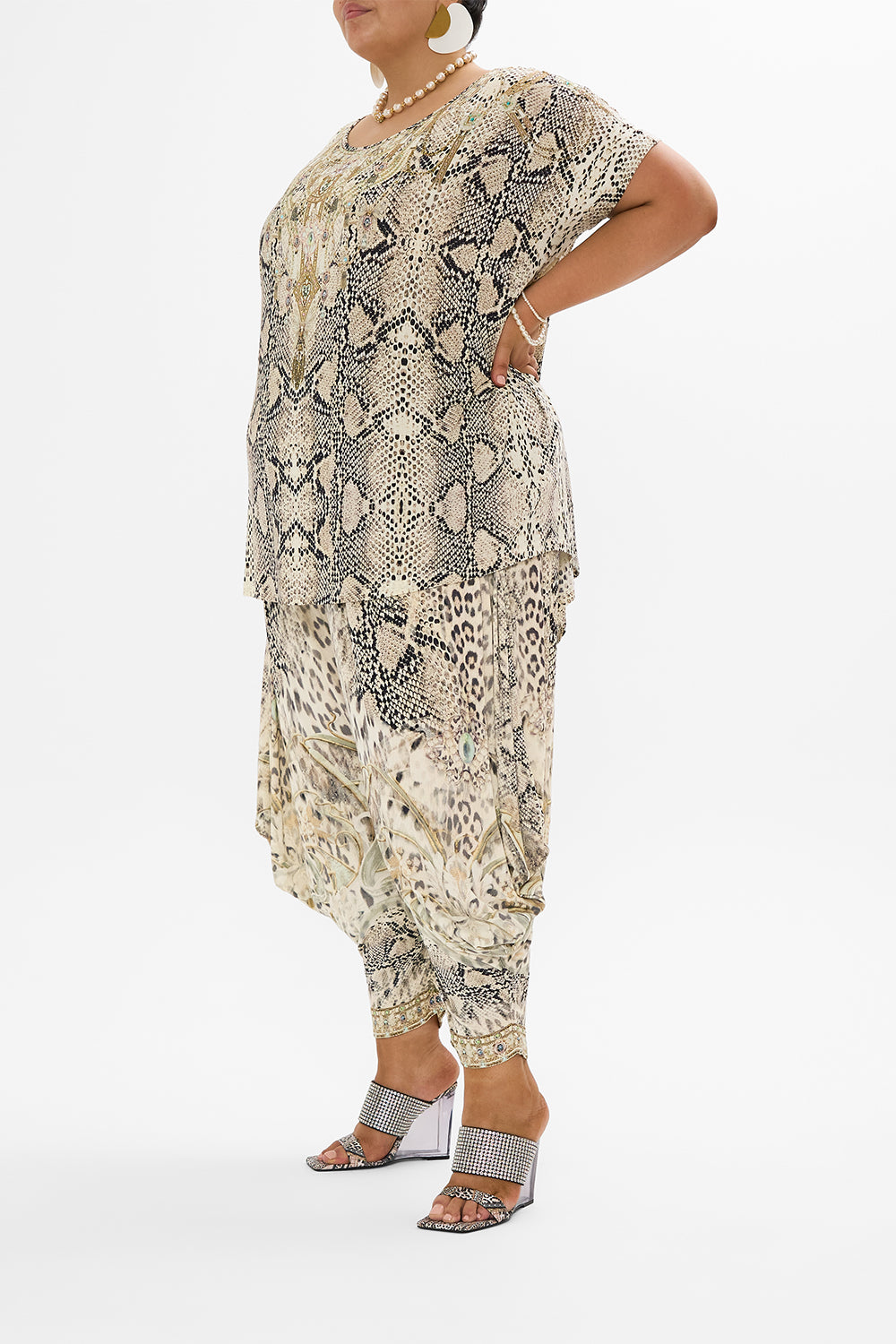 LOOSE FIT SCOOP NECK JERSEY TEE LOOKING GLASS HOUSES