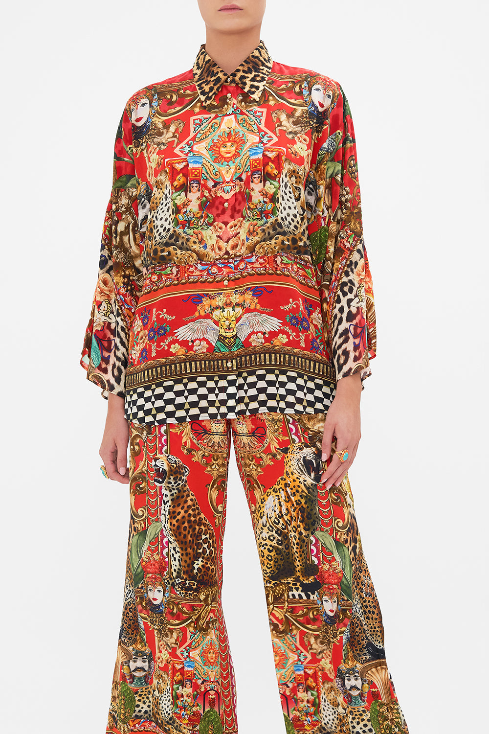 WIDE SLEEVE BLOUSE FROM GENERATION TO GENERATION