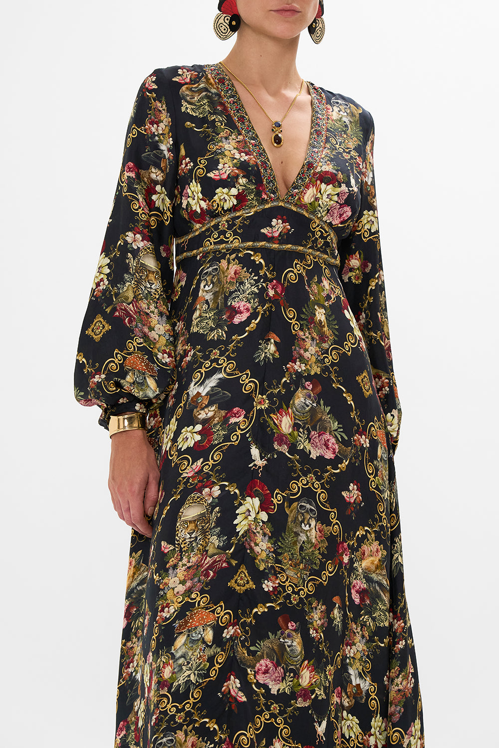 LANTERN SLEEVE DRESS TOLD IN THE TAPESTRY