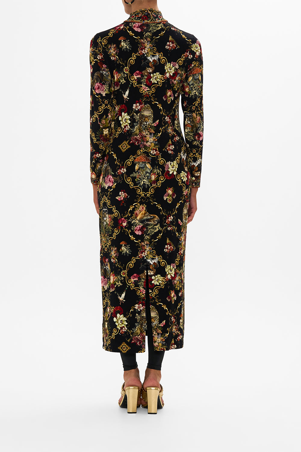 TURTLENECK JERSEY DRESS TOLD IN THE TAPESTRY