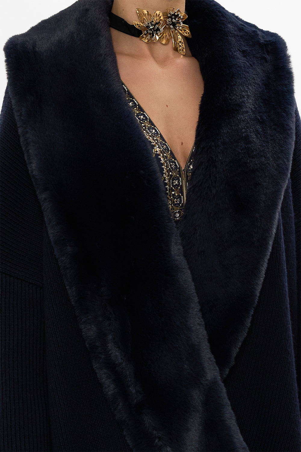 KNIT RELAXED LAYER WITH FAUX FUR DANCE WITH THE DUKE