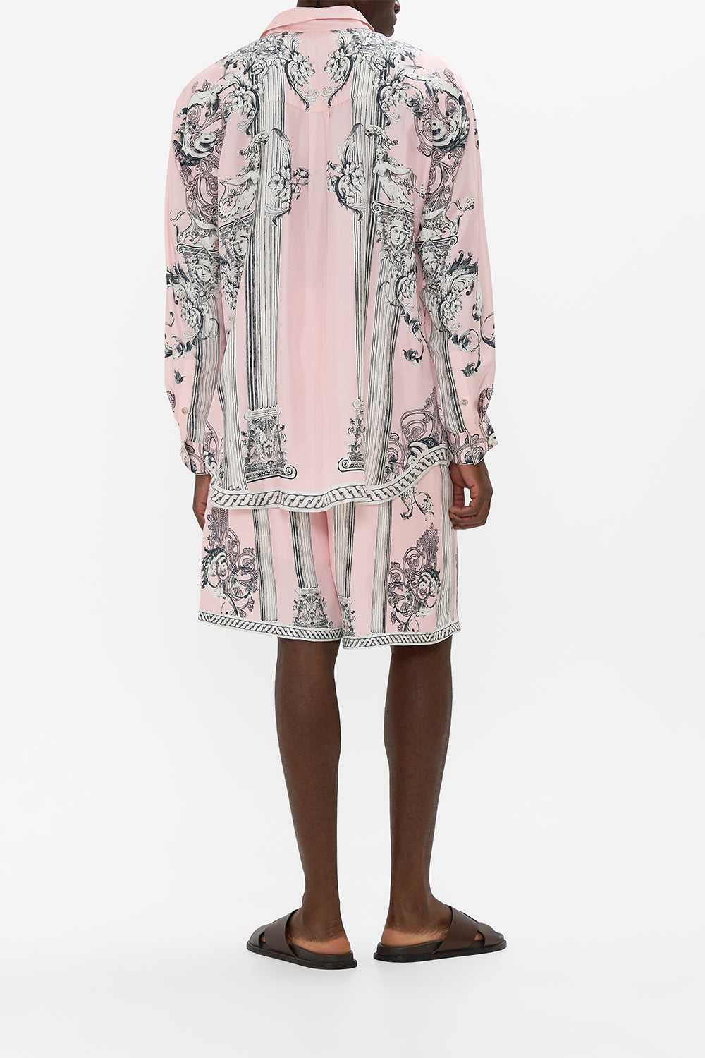 OVERSIZED SHIRT CAVE OF WONDERS