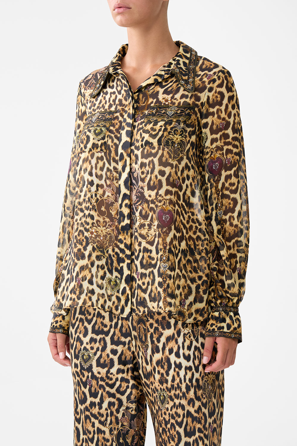 CURVED COLLAR BLOUSE WITH POCKETS SAINTS AND SISTERS