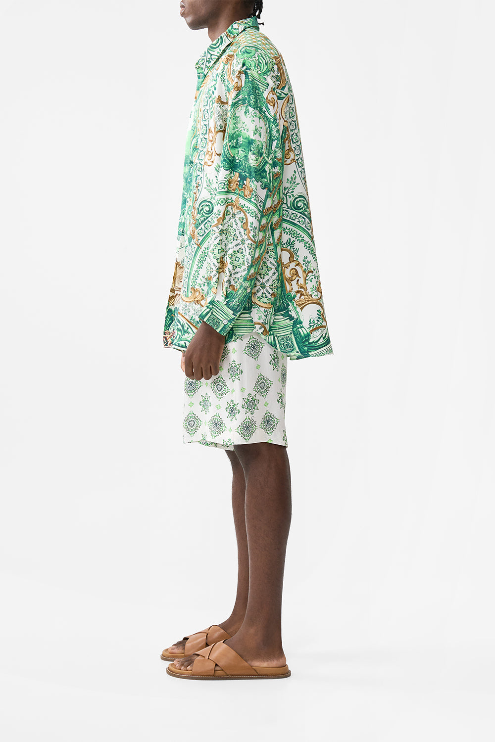 FIXED WAIST MID LENGTH WALK SHORT CORRIDOR OF CALM