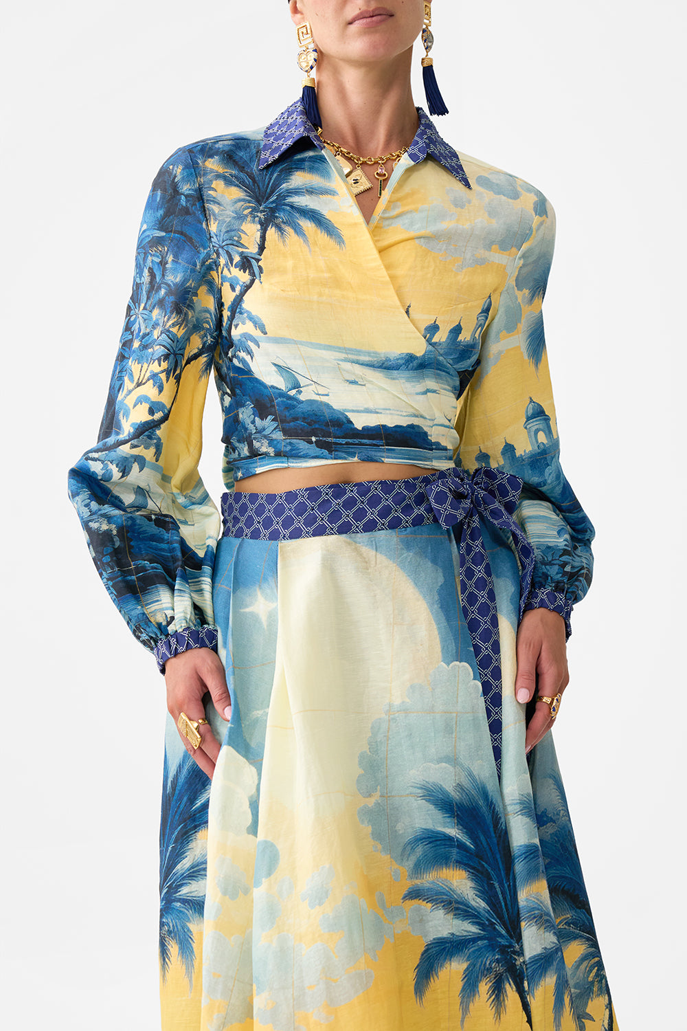 CROPPED WRAP SHIRT SONG OF SAINT ANTHONY