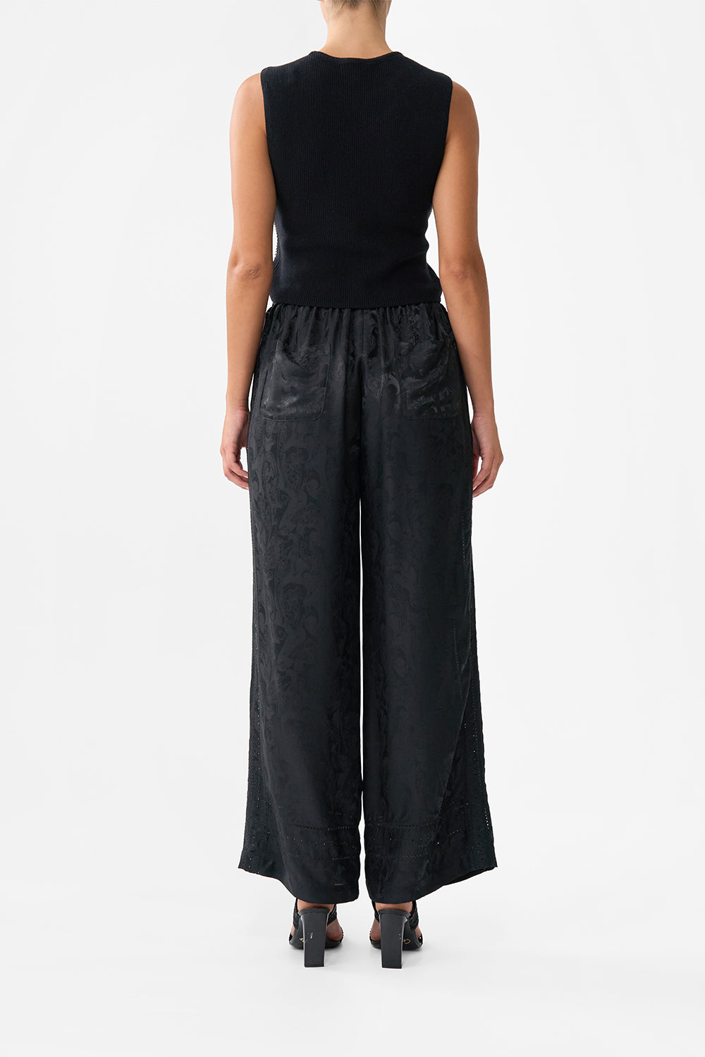 SLEEVELESS KNIT TANK TOP MONARCHY MANIA