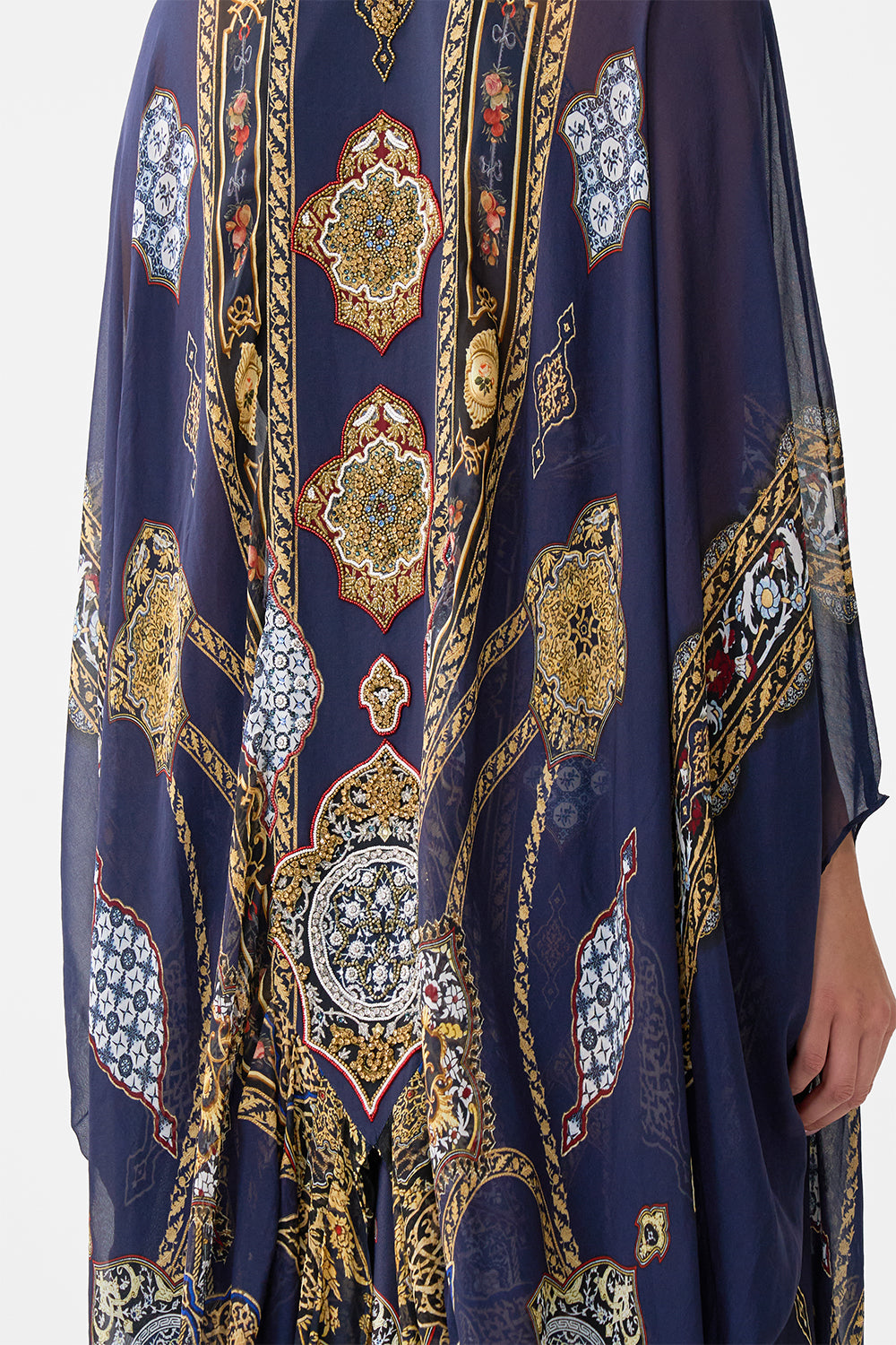 LAYER WITH CENTRE BACK PANEL THE IMPERIAL GATE