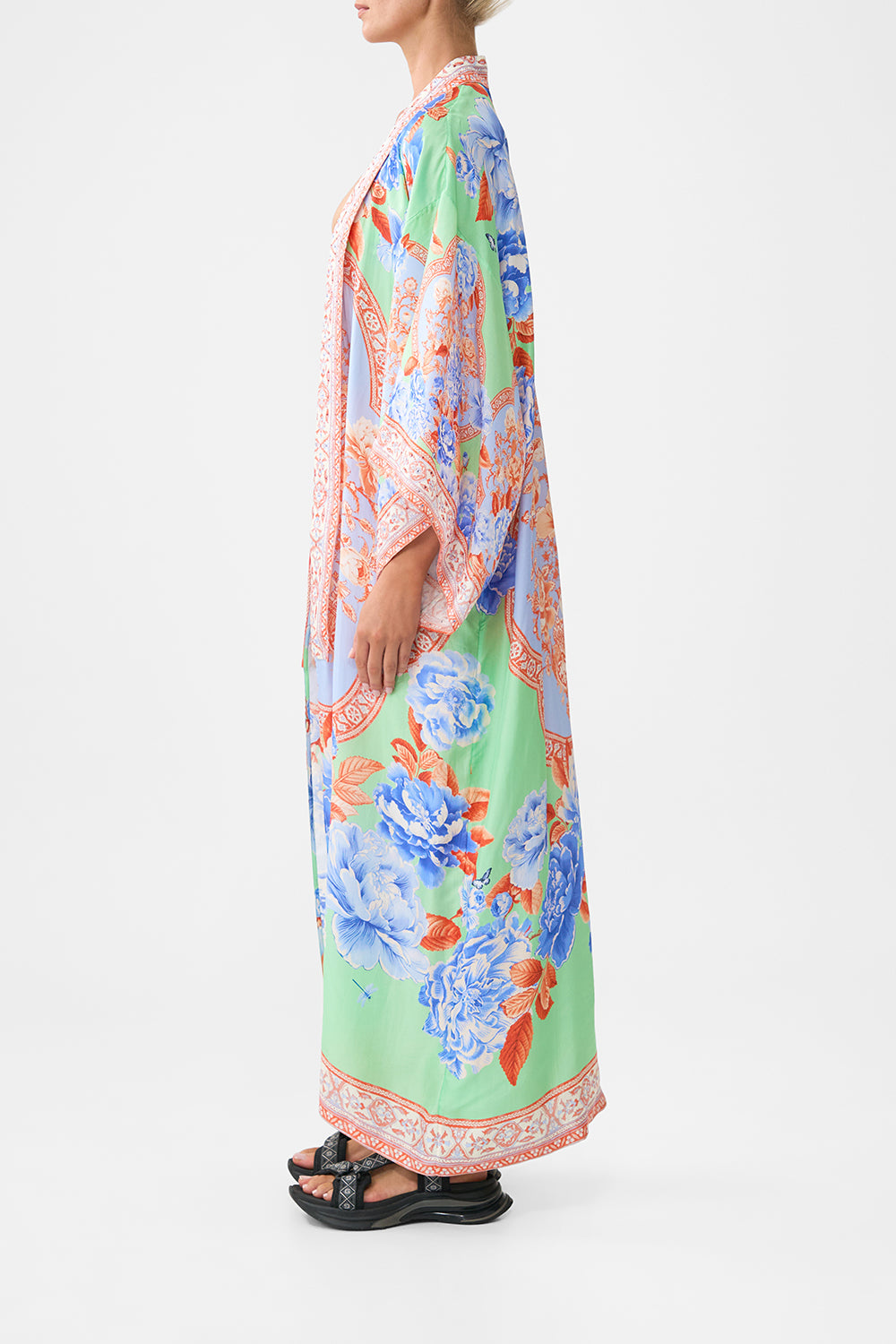 The CAMILLA KIMONO LAYER WITH COLLAR TOPKAPI POP