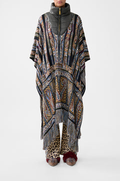 QUILTED COLLAR KNIT PONCHO ISTANBUL ANIMALIA