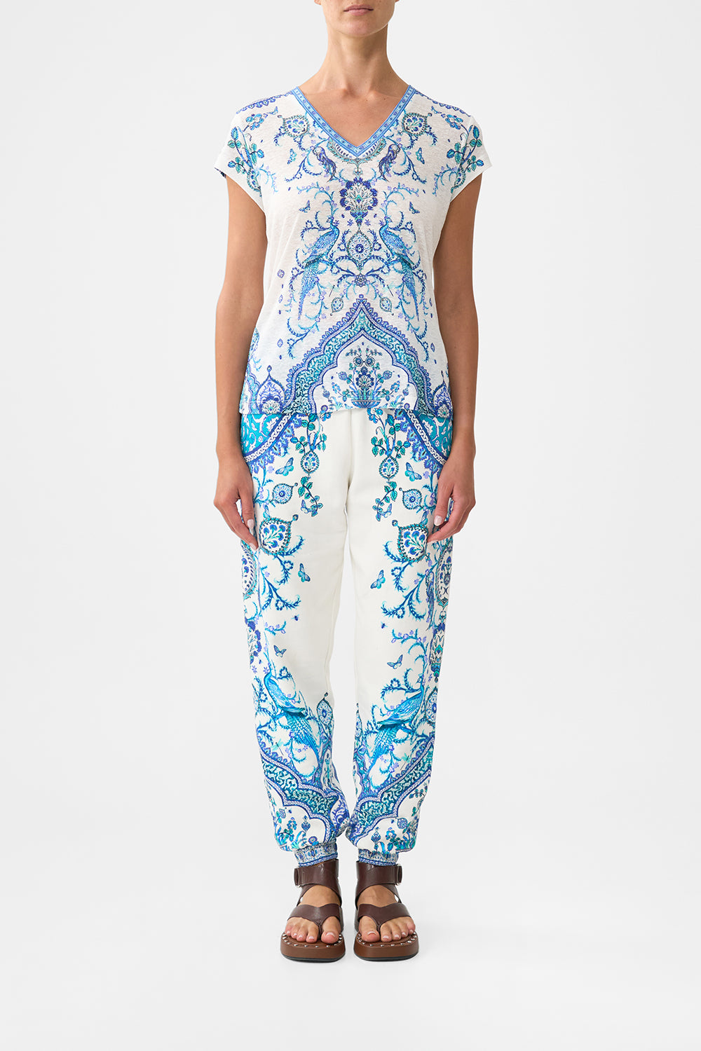 V NECK FITTED TEE ISNIK LULLABY